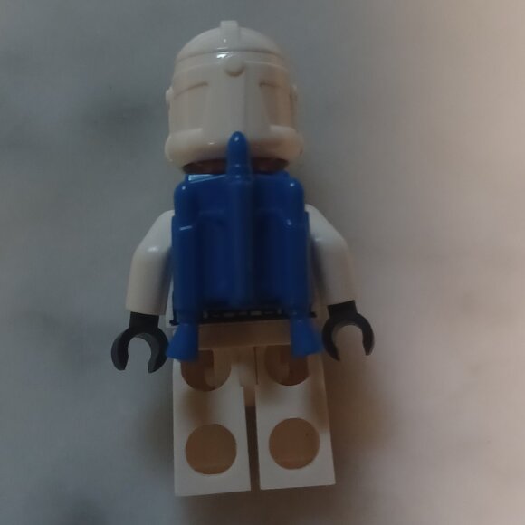 Lego Star Wars 501st Clone Jet Trooper Mini-figure No Blaster - Picture 2 of 3